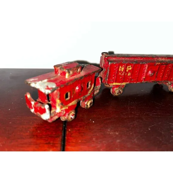 Antique Kilgore Cast Iron Toy Floor Train 4-piece set engine locomotive caboose